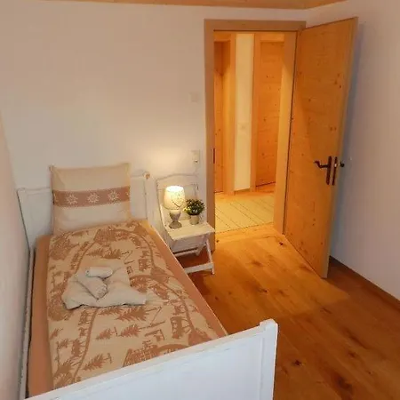 Unter-gstaad Sleeps 5 Wifi Daire