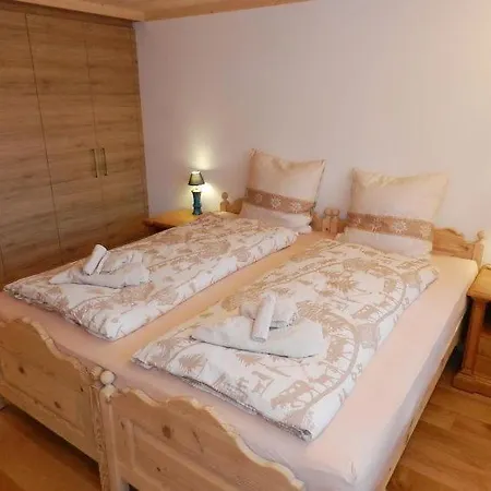 Unter-gstaad Sleeps 5 Wifi Gstaad