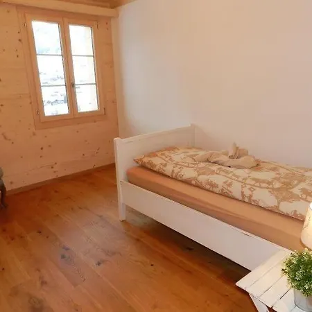Apartment Unter-gstaad Sleeps 5 Wifi